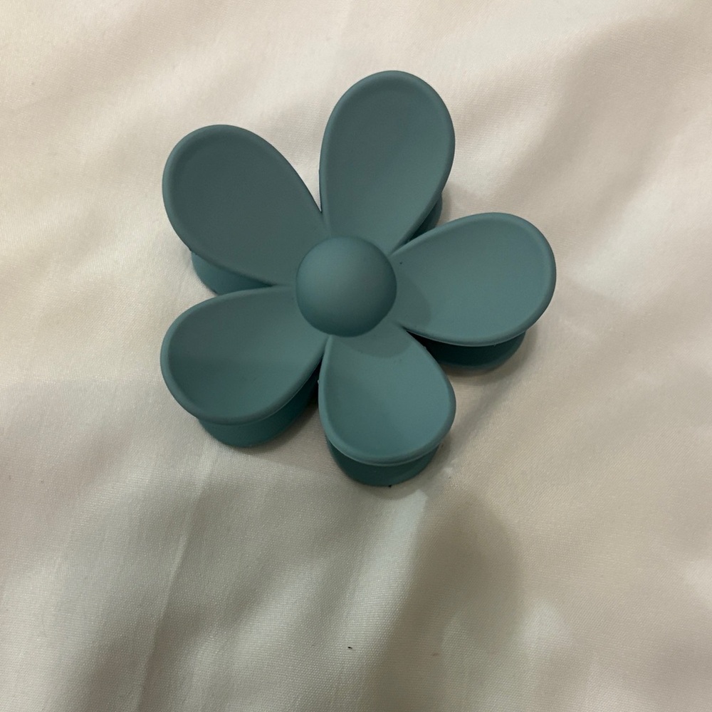 Blue Flower-Shaped Hair Clip